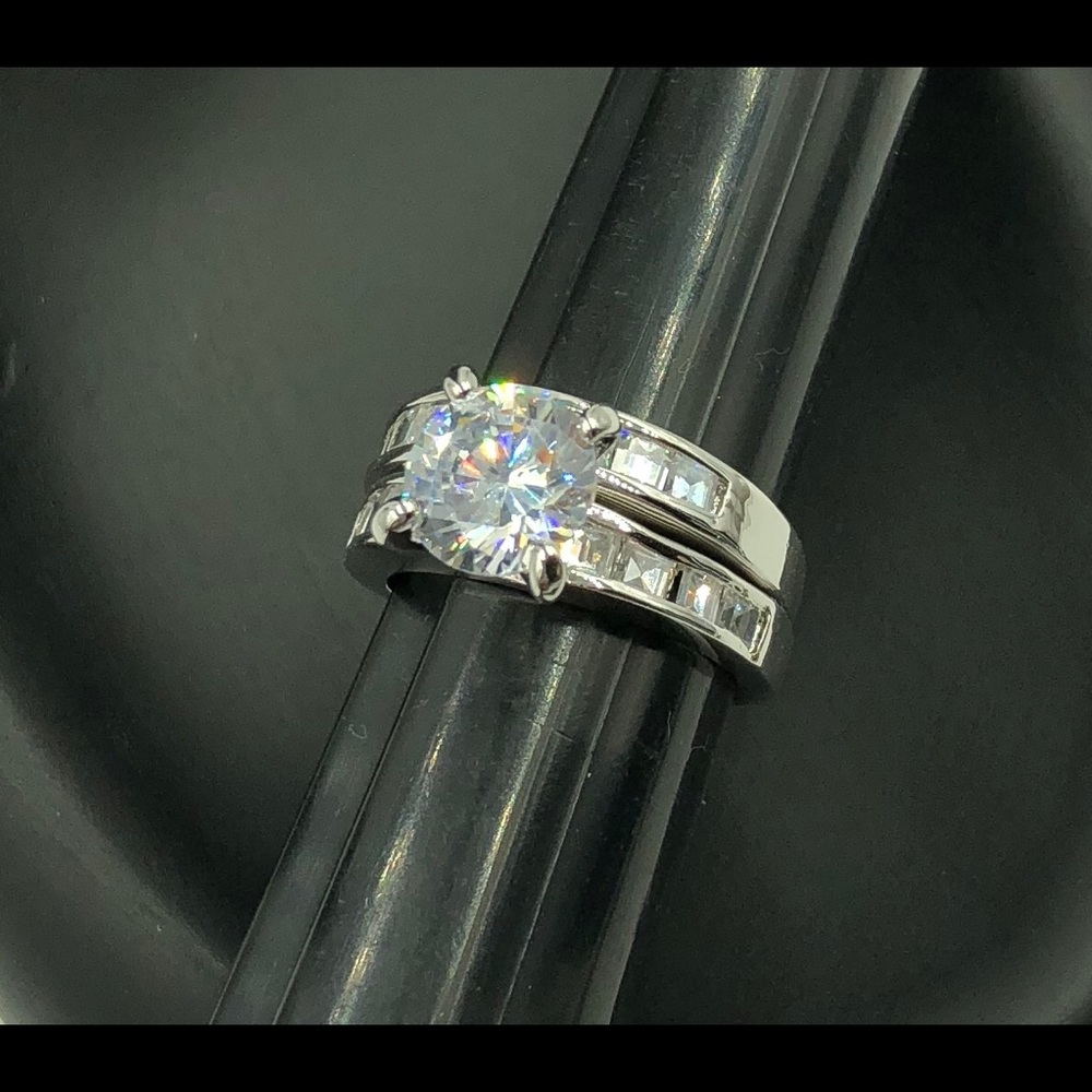 Gorgeous Wedding Ring Set Size 7 NWT - Picture 8 of 8